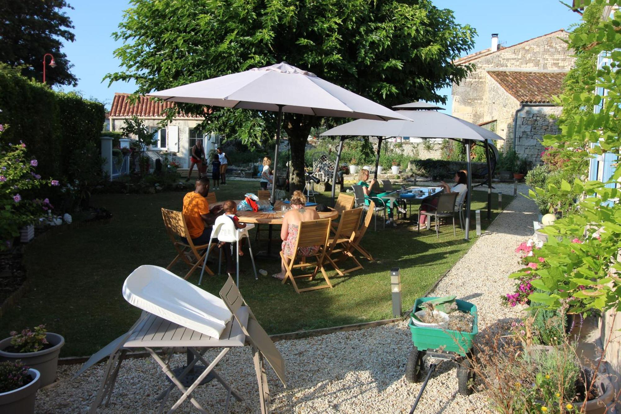 La Charentaise Des Lilas Saint-Léger Zewnętrze zdjęcie